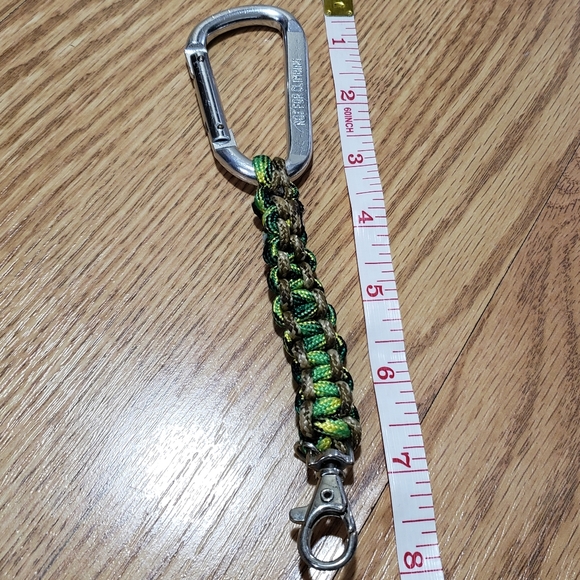 Paracord Keychain - Picture 2 of 2